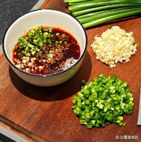 馅料一半在蘸料饺子蘸料段位里的美食江湖麻将胡了2模拟器试玩吃饺子的乐趣一半在(图4) 馅料一半在蘸料饺子蘸料段位里的美食江湖麻将胡了2模拟器试玩吃饺子的乐趣一半在(图4)