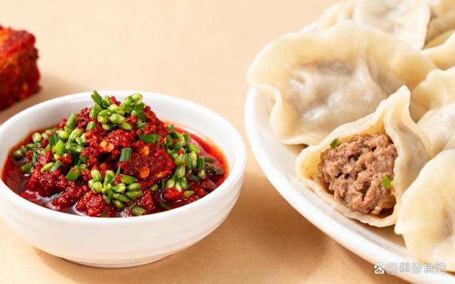 馅料一半在蘸料饺子蘸料段位里的美食江湖麻将胡了2模拟器试玩吃饺子的乐趣一半在(图5)