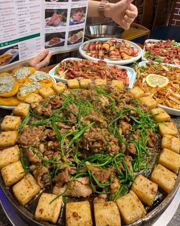 炙子烤肉与麻豆腐的冬日慰藉之旅PG电子麻将胡了模拟器老北京(图2) 炙子烤肉与麻豆腐的冬日慰藉之旅PG电子麻将胡了模拟器老北京(图2)